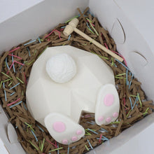 Cargar imagen en el visor de la galería, Easter Chocolate Breakable Bunny

