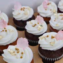 Load image into Gallery viewer, Sugar petal Cupcakes

